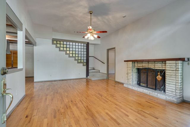 1301 Dublin Street, Grapevine, TX 76051