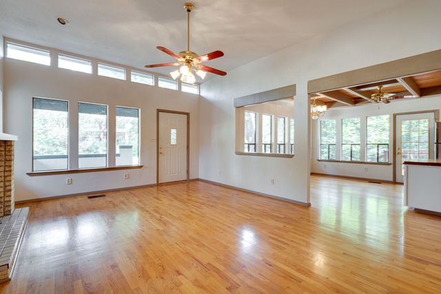 1301 Dublin Street, Grapevine, TX 76051