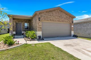 304 Stone Water LN, Jarrell, TX 76537