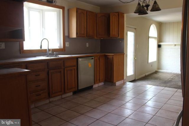5 STONEHENGE DR, Medford, NJ 08055
