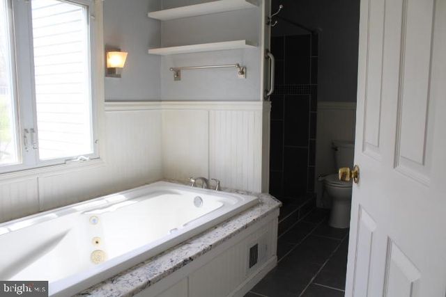5 STONEHENGE DR, Medford, NJ 08055