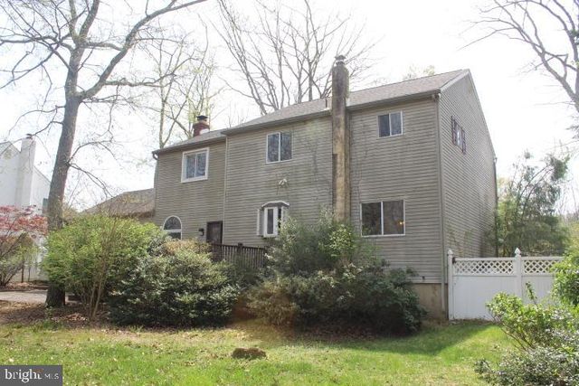 5 STONEHENGE DR, Medford, NJ 08055