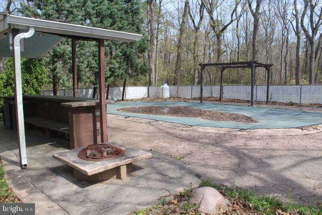 5 STONEHENGE DR, Medford, NJ 08055