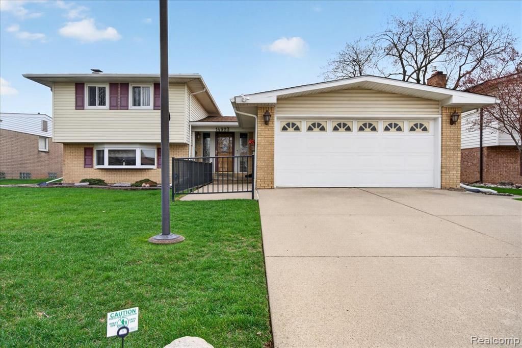 14923 Malcolm Street, Southgate, MI 48195