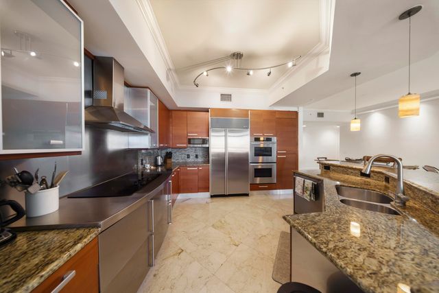 701 SE 21ST Avenue 302, Deerfield Beach, FL 33441
