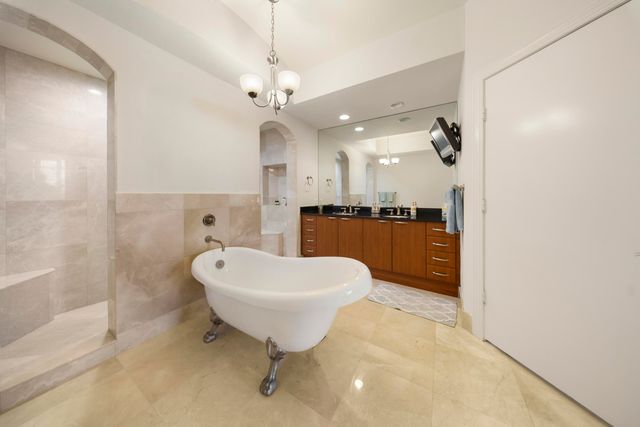 701 SE 21ST Avenue 302, Deerfield Beach, FL 33441