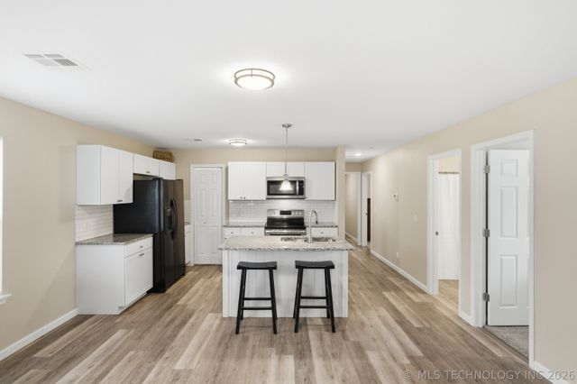 607 Valley Drive, Sand Springs, OK 74063