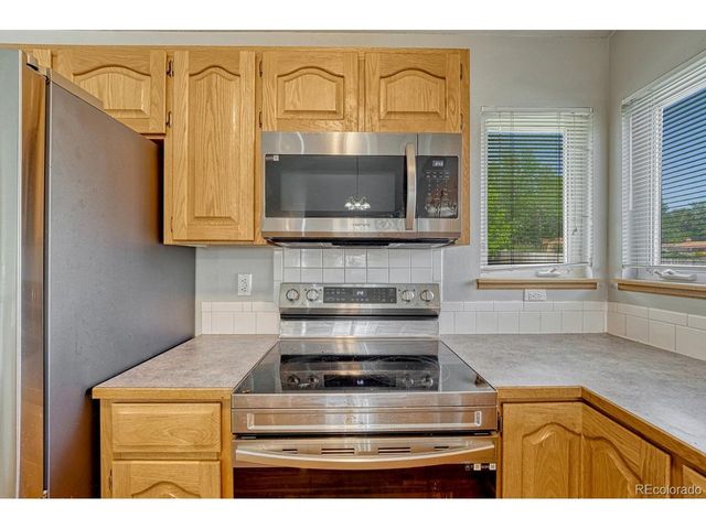 1112 Country Acres Ct, Johnstown, CO 80534