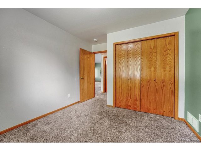 1112 Country Acres Ct, Johnstown, CO 80534