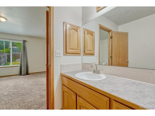 1112 Country Acres Ct, Johnstown, CO 80534