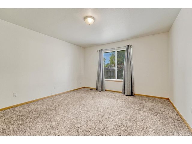 1112 Country Acres Ct, Johnstown, CO 80534