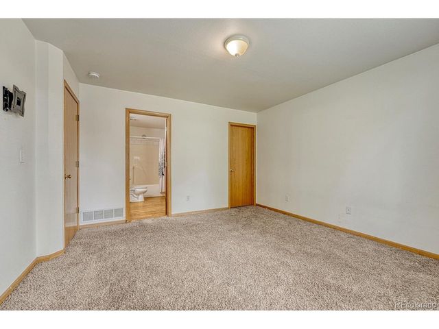 1112 Country Acres Ct, Johnstown, CO 80534