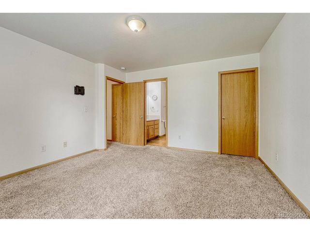 1112 Country Acres Ct, Johnstown, CO 80534