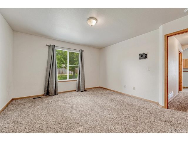 1112 Country Acres Ct, Johnstown, CO 80534