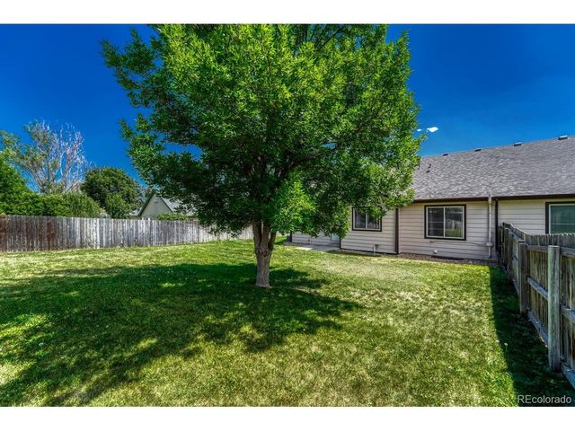 1112 Country Acres Ct, Johnstown, CO 80534