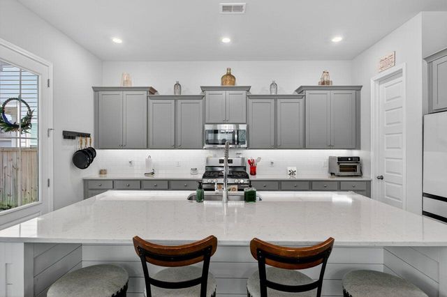 466 Woodgate Way, Summerville, SC 29485