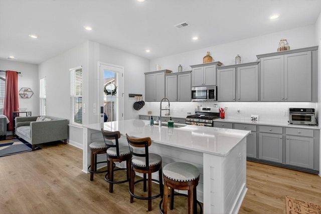 466 Woodgate Way, Summerville, SC 29485