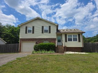 135 Grenadier Dr, Franklin, TN 37064