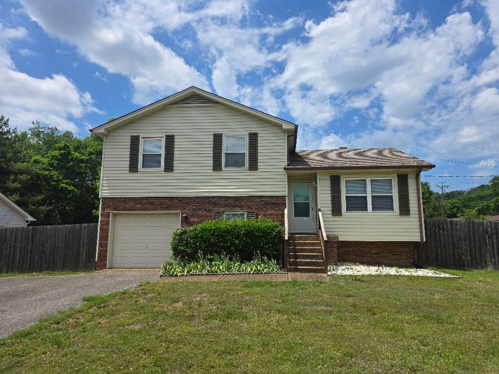 135 Grenadier Dr, Franklin, TN 37064