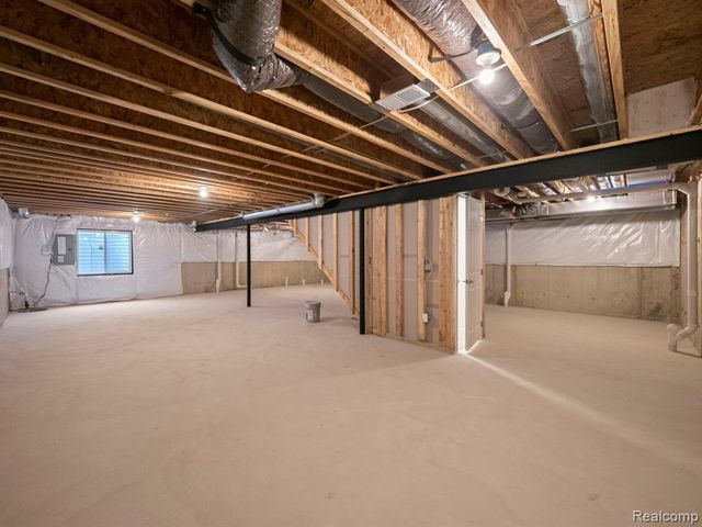 45731 Beaufort Drive, Macomb, MI 48044