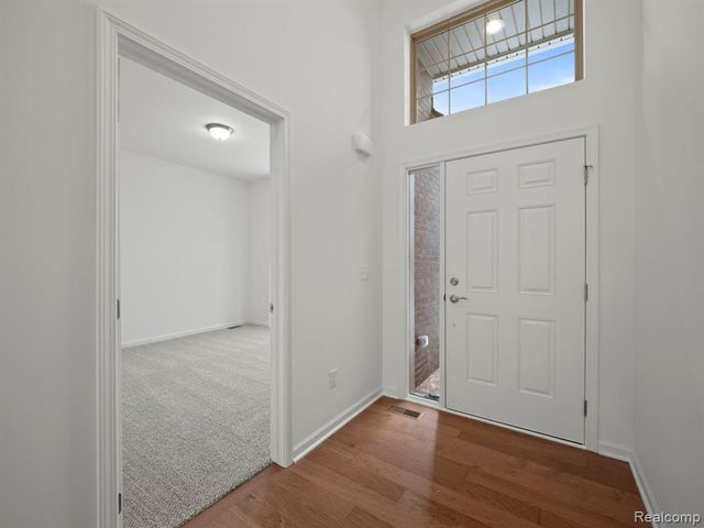 45731 Beaufort Drive, Macomb, MI 48044