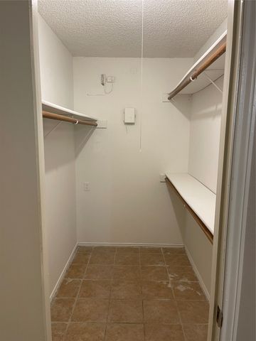 104 Oak Wood Lane, Kennedale, TX 76060
