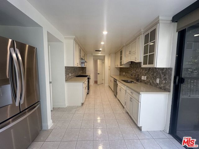 324 N Palm Drive 206, Beverly Hills, CA 90210