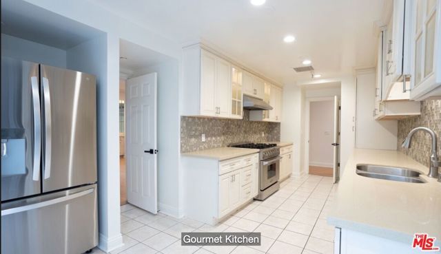 324 N Palm Drive 206, Beverly Hills, CA 90210