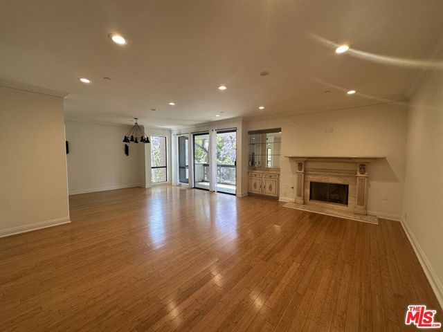 324 N Palm Drive 206, Beverly Hills, CA 90210