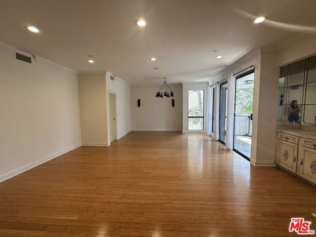 324 N Palm Drive 206, Beverly Hills, CA 90210