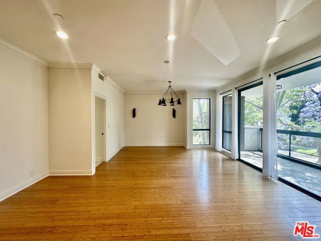 324 N Palm Drive 206, Beverly Hills, CA 90210