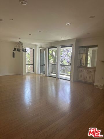 324 N Palm Drive 206, Beverly Hills, CA 90210