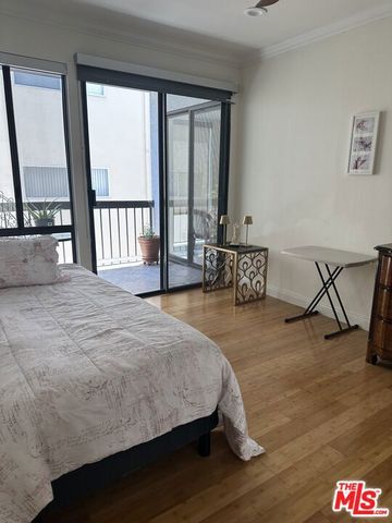 324 N Palm Drive 206, Beverly Hills, CA 90210