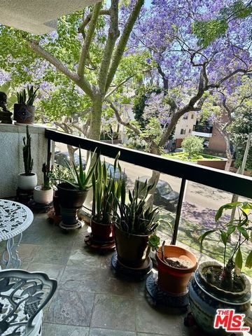 324 N Palm Drive 206, Beverly Hills, CA 90210
