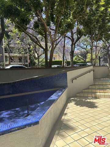 324 N Palm Drive 206, Beverly Hills, CA 90210