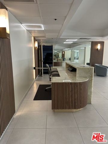 324 N Palm Drive 206, Beverly Hills, CA 90210