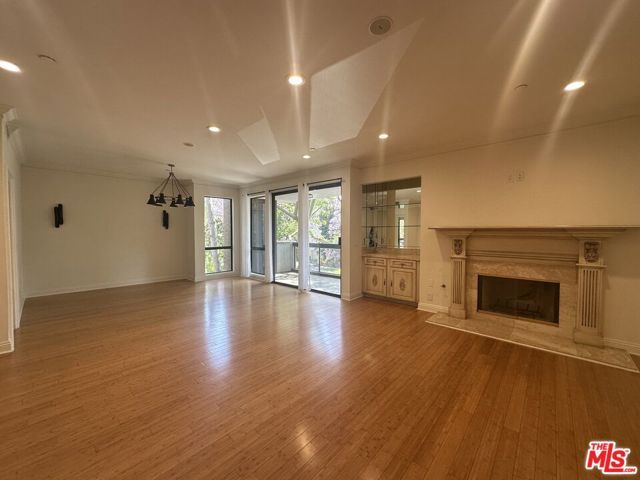 324 N Palm Drive 206, Beverly Hills, CA 90210