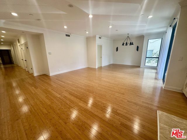 324 N Palm Drive 206, Beverly Hills, CA 90210