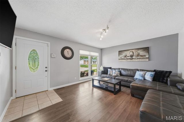 1815 Keeven Lane, Florissant, MO 63031