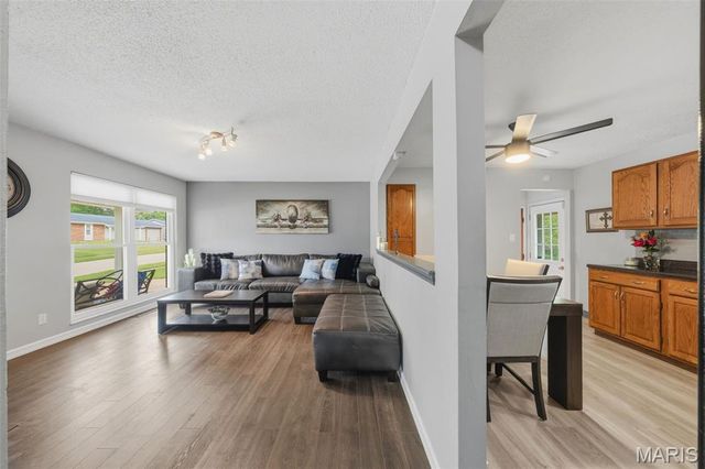 1815 Keeven Lane, Florissant, MO 63031