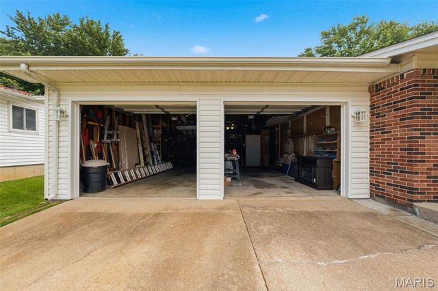 1815 Keeven Lane, Florissant, MO 63031