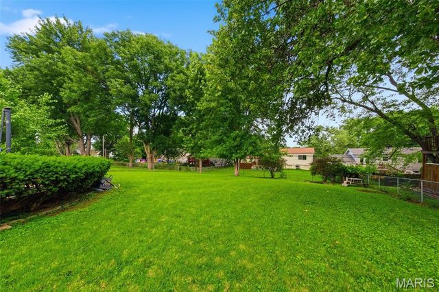 1815 Keeven Lane, Florissant, MO 63031