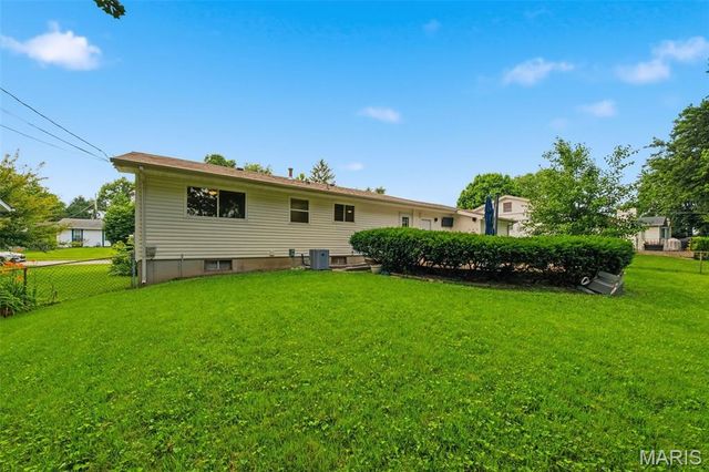 1815 Keeven Lane, Florissant, MO 63031