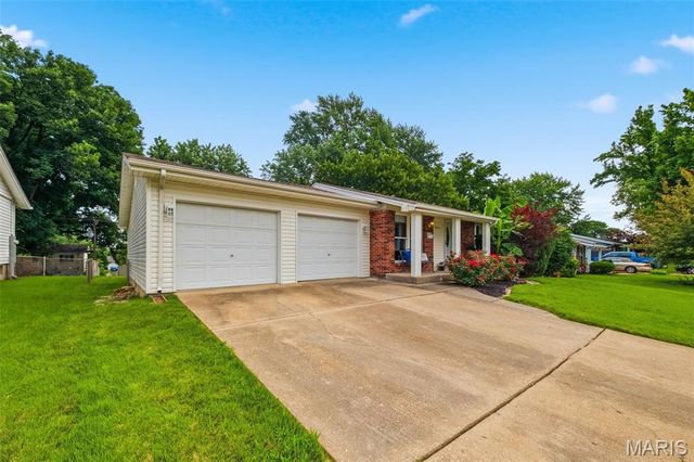 1815 Keeven Lane, Florissant, MO 63031