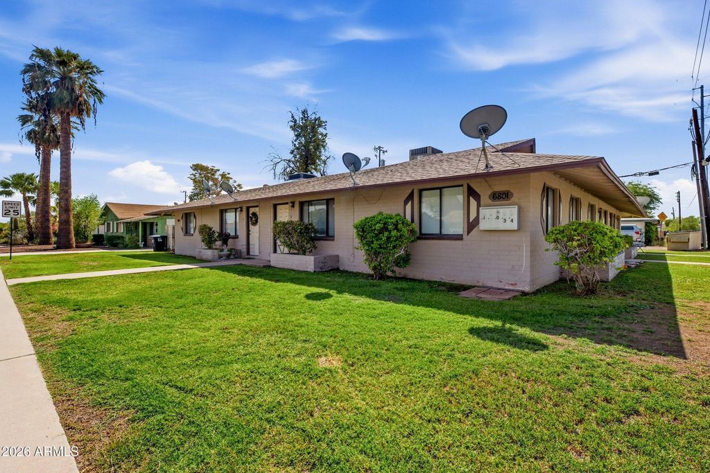6801 E EARLL Drive, Scottsdale, AZ 85251 — photo 2