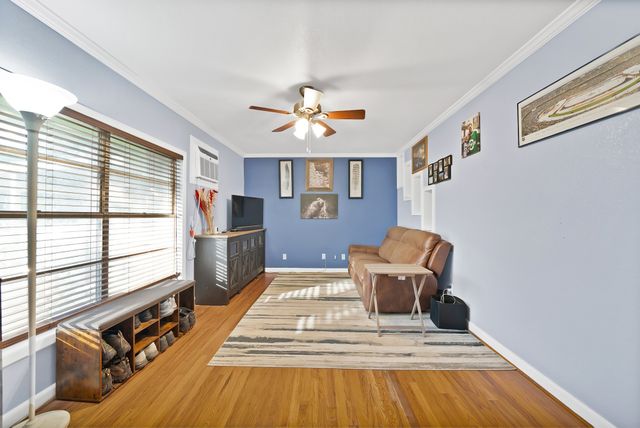 1104 Glenda Drive, Bedford, TX 76022