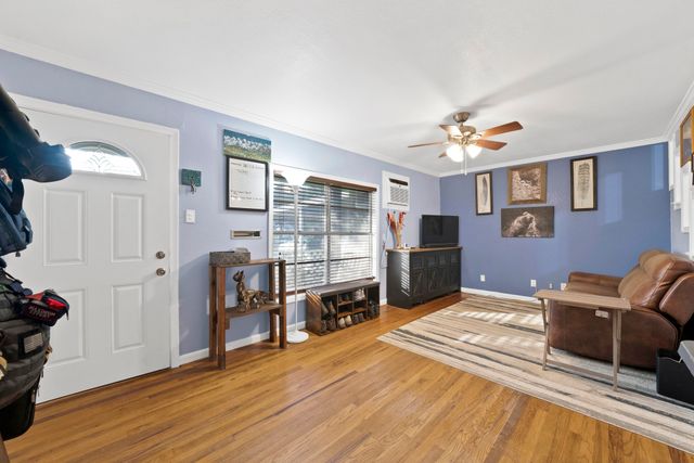 1104 Glenda Drive, Bedford, TX 76022