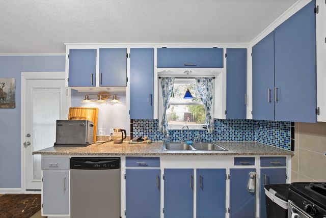 1104 Glenda Drive, Bedford, TX 76022