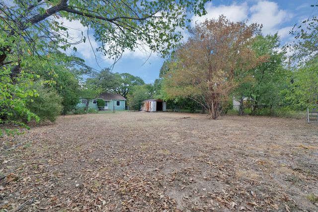1104 Glenda Drive, Bedford, TX 76022