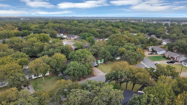 1104 Glenda Drive, Bedford, TX 76022